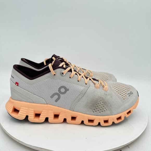 On Cloud X Swiss Engineering Women Size 8 40.99699 Silver Almond Peach Shoes - Picture 4 of 11